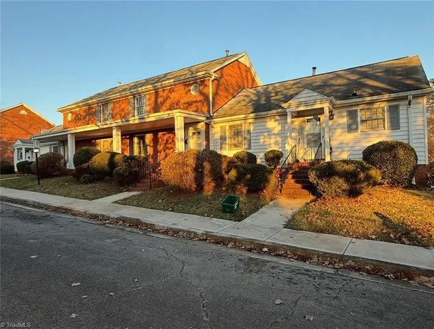 $1,395 | 107 Westgate Circle, Unit C, Winston-Salem, NC 27106