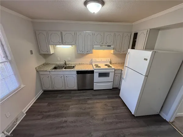 $1,295 | 107 Westgate Circle, Unit C, Winston-Salem, NC 27106