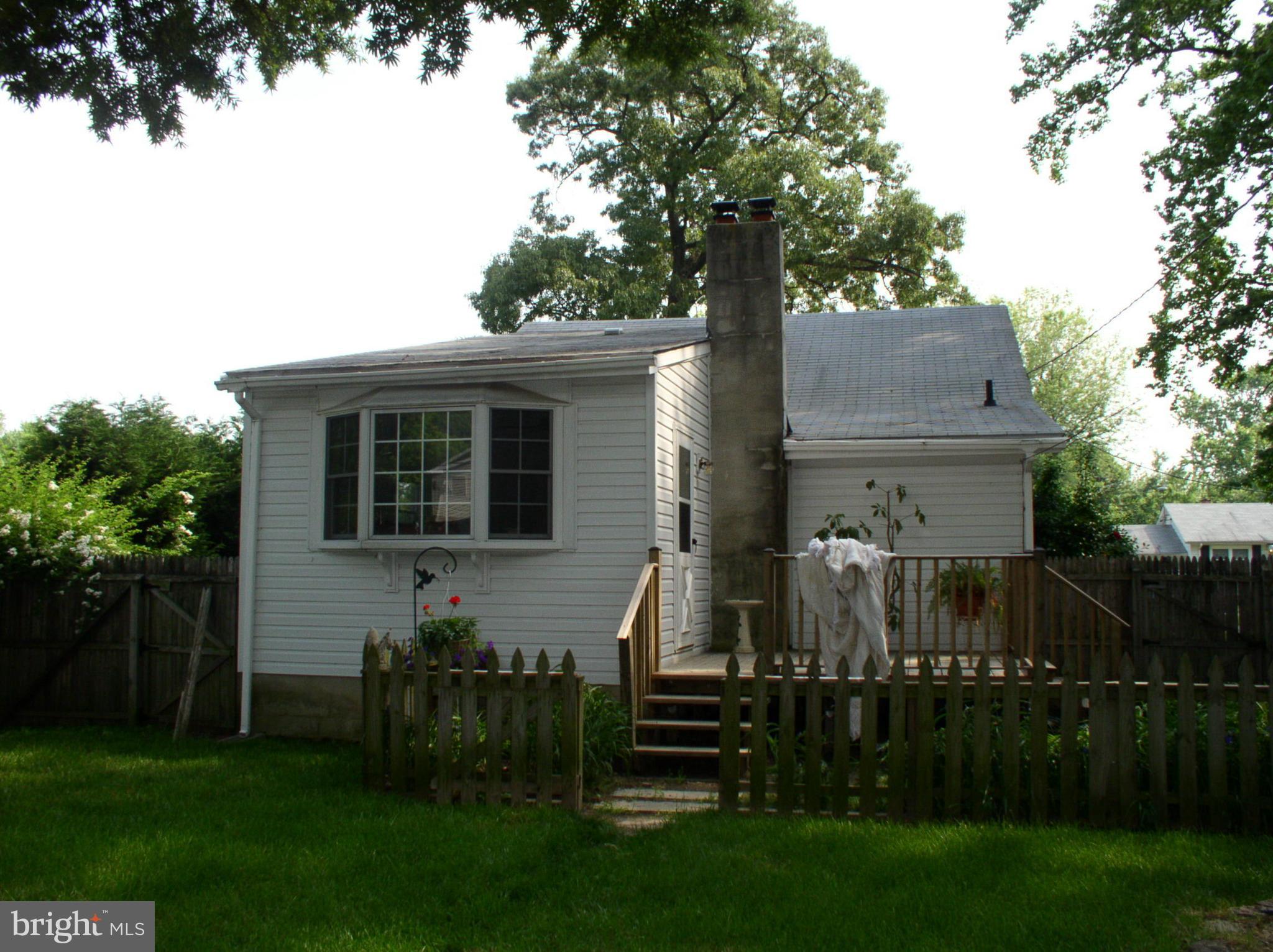 206 Linden Avenue Edgewater, MD 21037 - Photo 2 of 14 Rear of Home, Deck