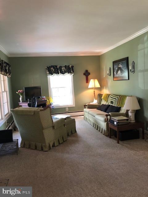 206 Linden Avenue Edgewater, MD 21037 - Photo 4 of 14 Living Room