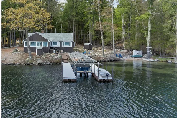 $1,020,500 | 292 Bear Island, Meredith, NH 03253