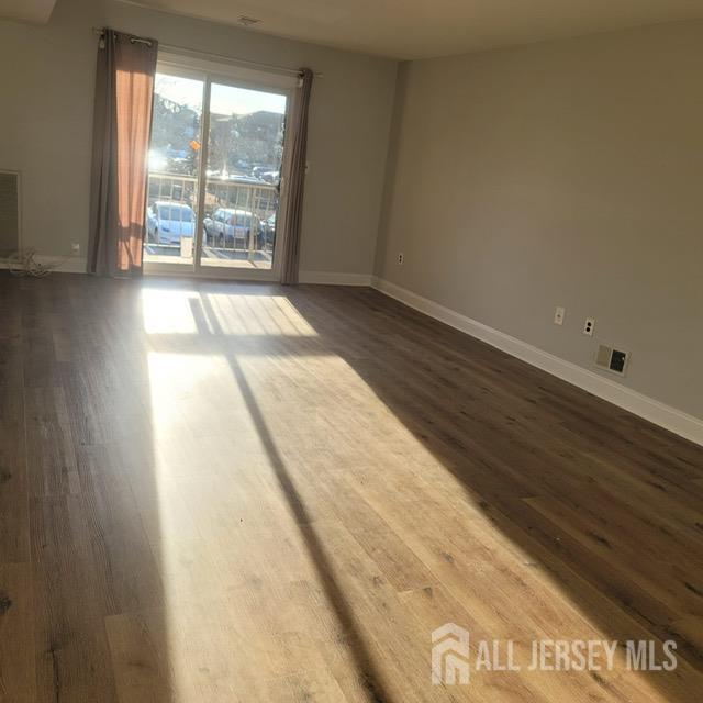 1617 Raspberry Court Edison, NJ 08817 - Photo 9 of 15 a view of an empty room and window
