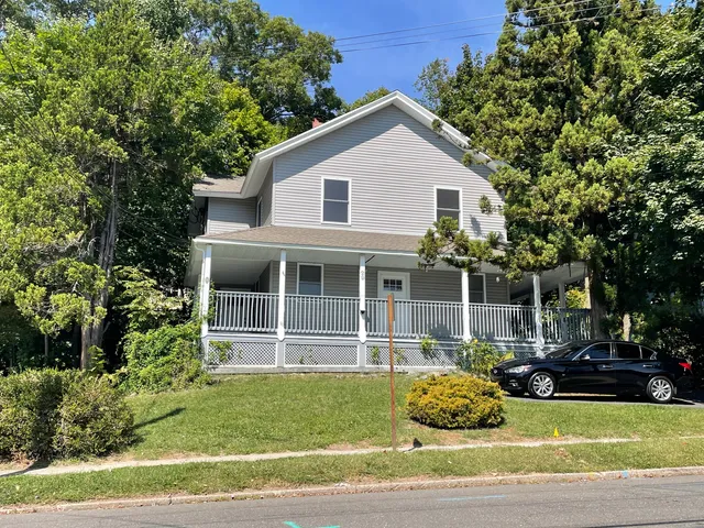 $1,450 | 29 Session Street, Unit 2B, Bristol, CT 06010