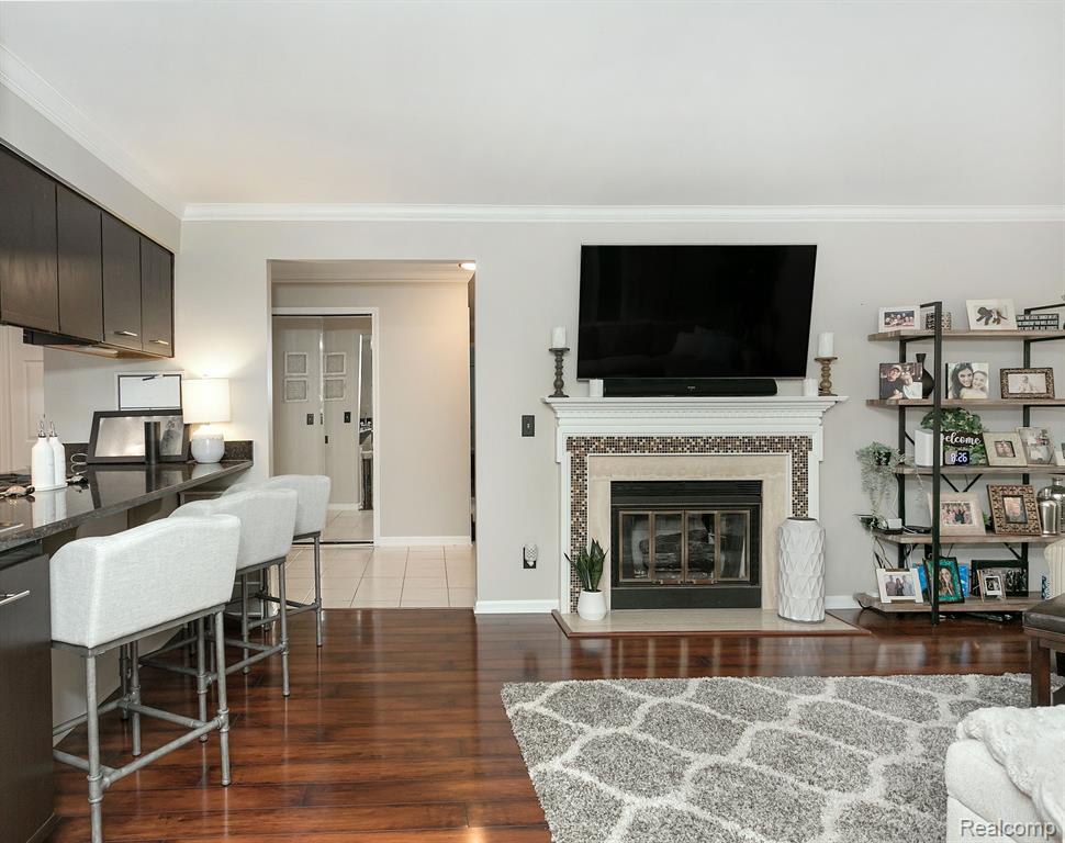 1665 Huntington Park, Unit F Rochester Hills, MI 48309 - Photo 4 of 34