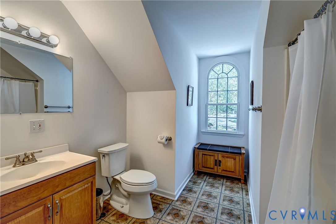 5 Red Fox Road Manakin-Sabot, VA 23103 - Photo 27 of 46 2nd floor rec/game room full bath.