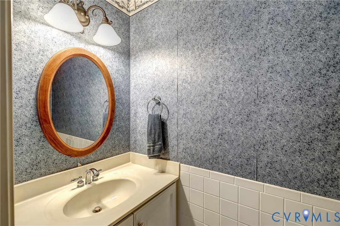 5 Red Fox Road Manakin-Sabot, VA 23103 - Photo 36 of 46 1/2 bath -