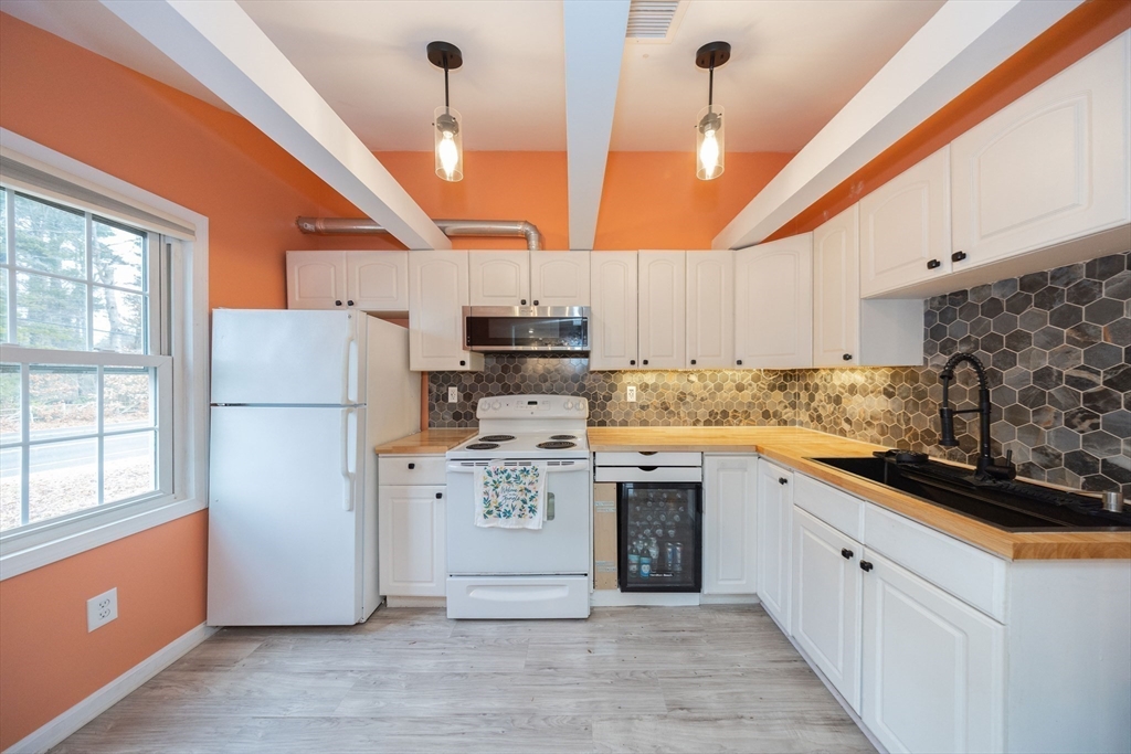 321 Winthrop Street Rehoboth, MA 02769 - Photo 4 of 42