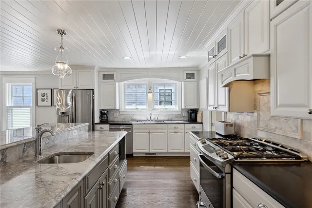 $8,500 | 67 Caswell Street, Narragansett, RI 02882