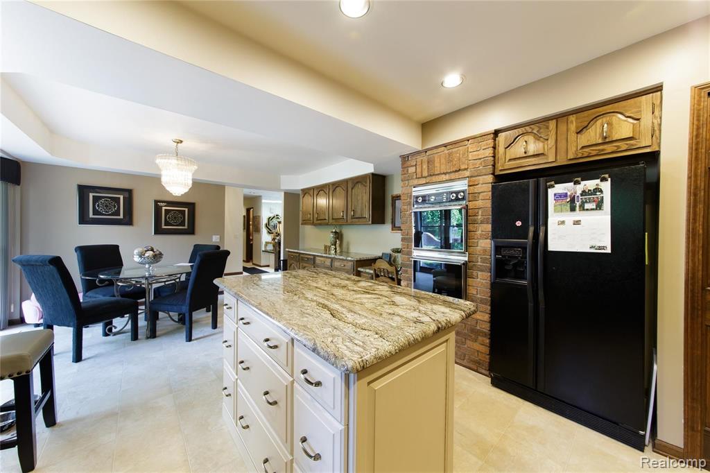 4233 Chicago Road Warren, MI 48092 - Photo 11 of 33