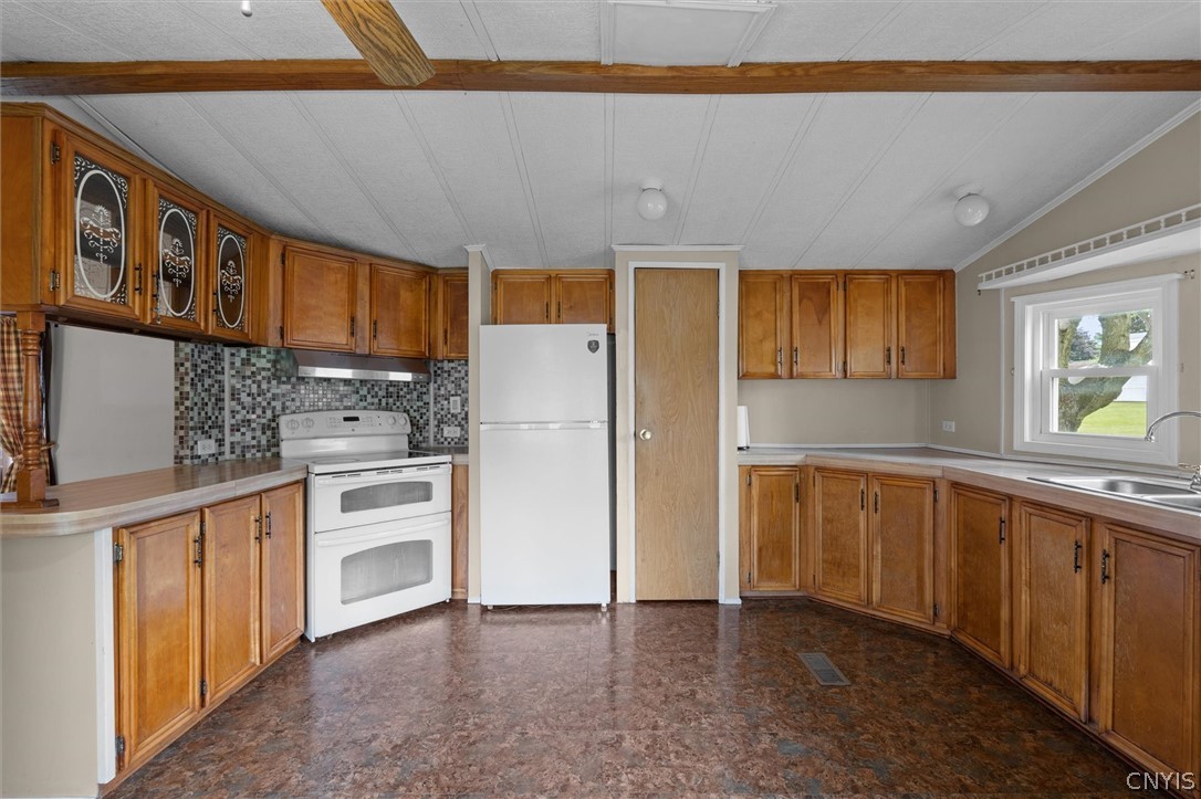 5969 Middle Road Stockbridge, NY 13409 - Photo 10 of 26 Kitchen