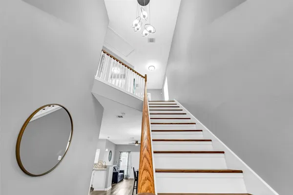 a view of entryway and hall