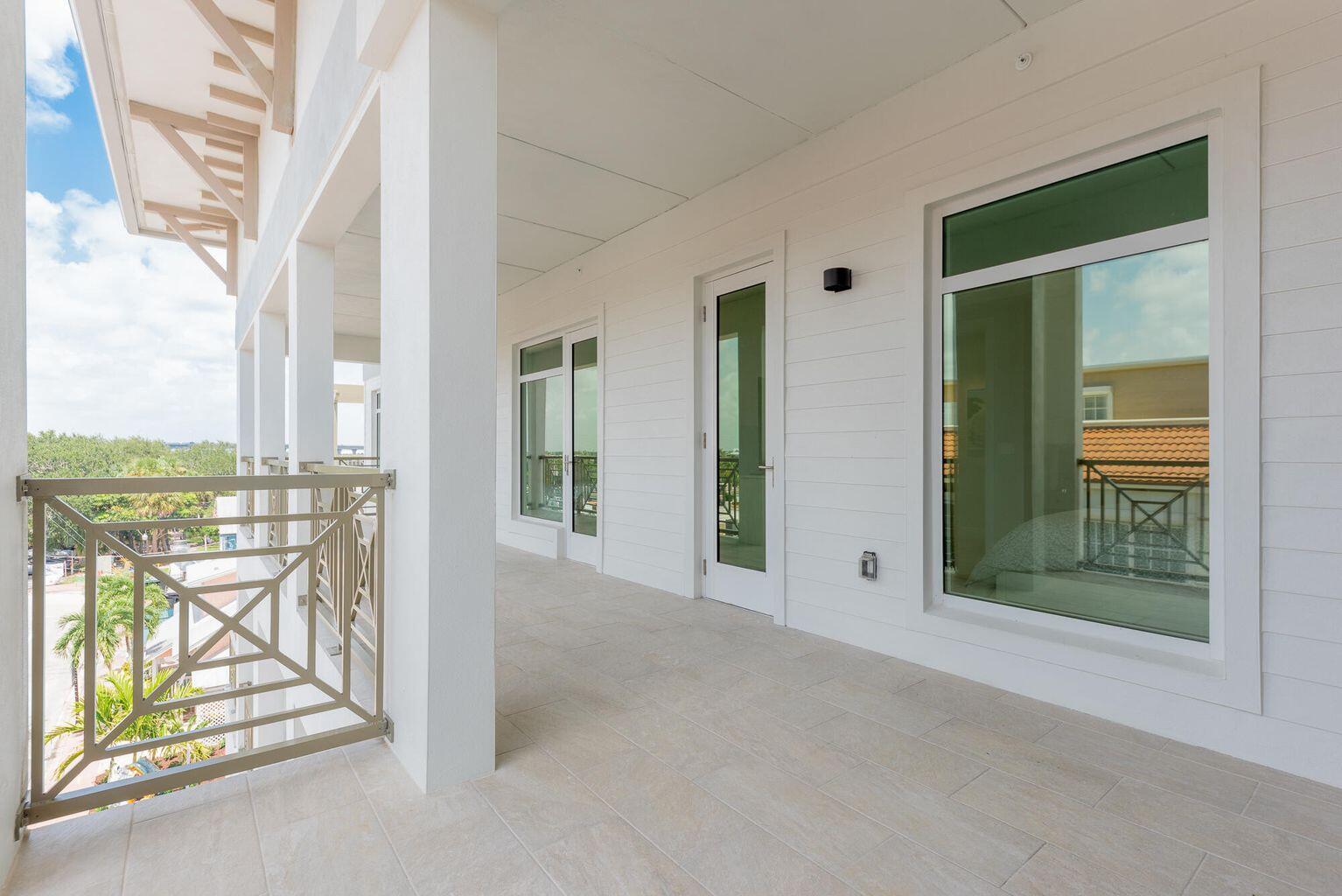 41 Southwest Seminole Street, Unit 410 Stuart, FL 34994 - Photo 11 of 54 41 SW Seminole Street 410 12