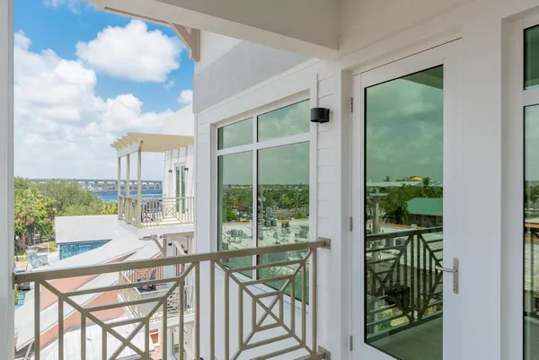 $1,195,000 | 41 Southwest Seminole Street, Unit 410, Stuart, FL 34994
