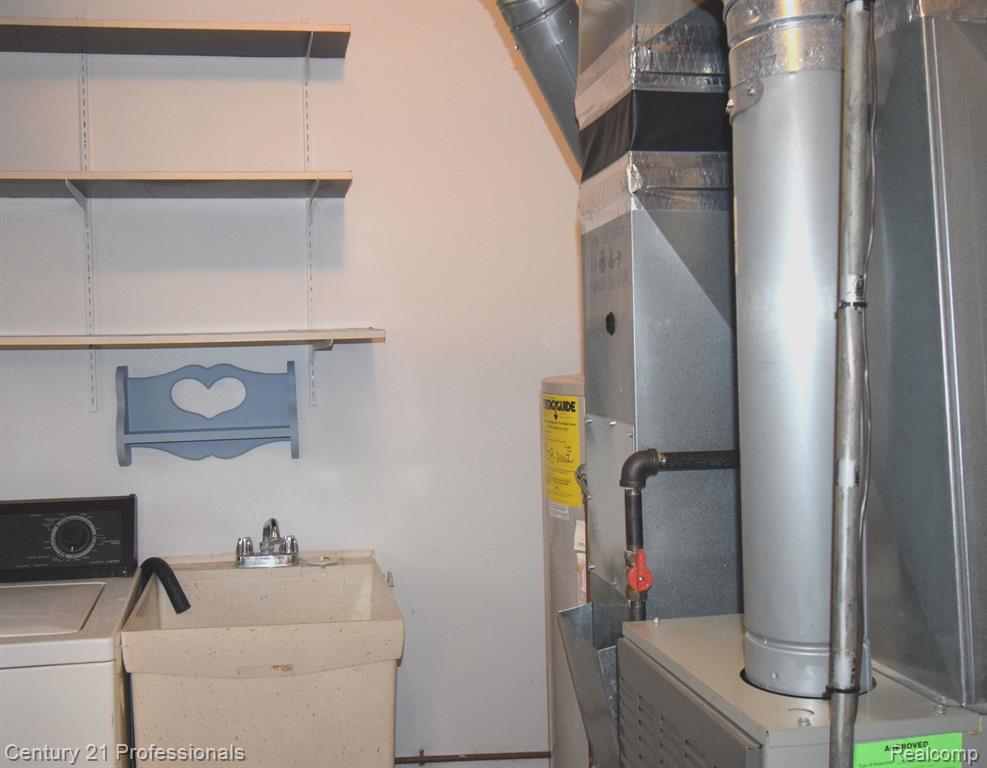 308 North Rochester Road, Unit 17 Clawson, MI 48017 - Photo 24 of 28 Gallery Image 24