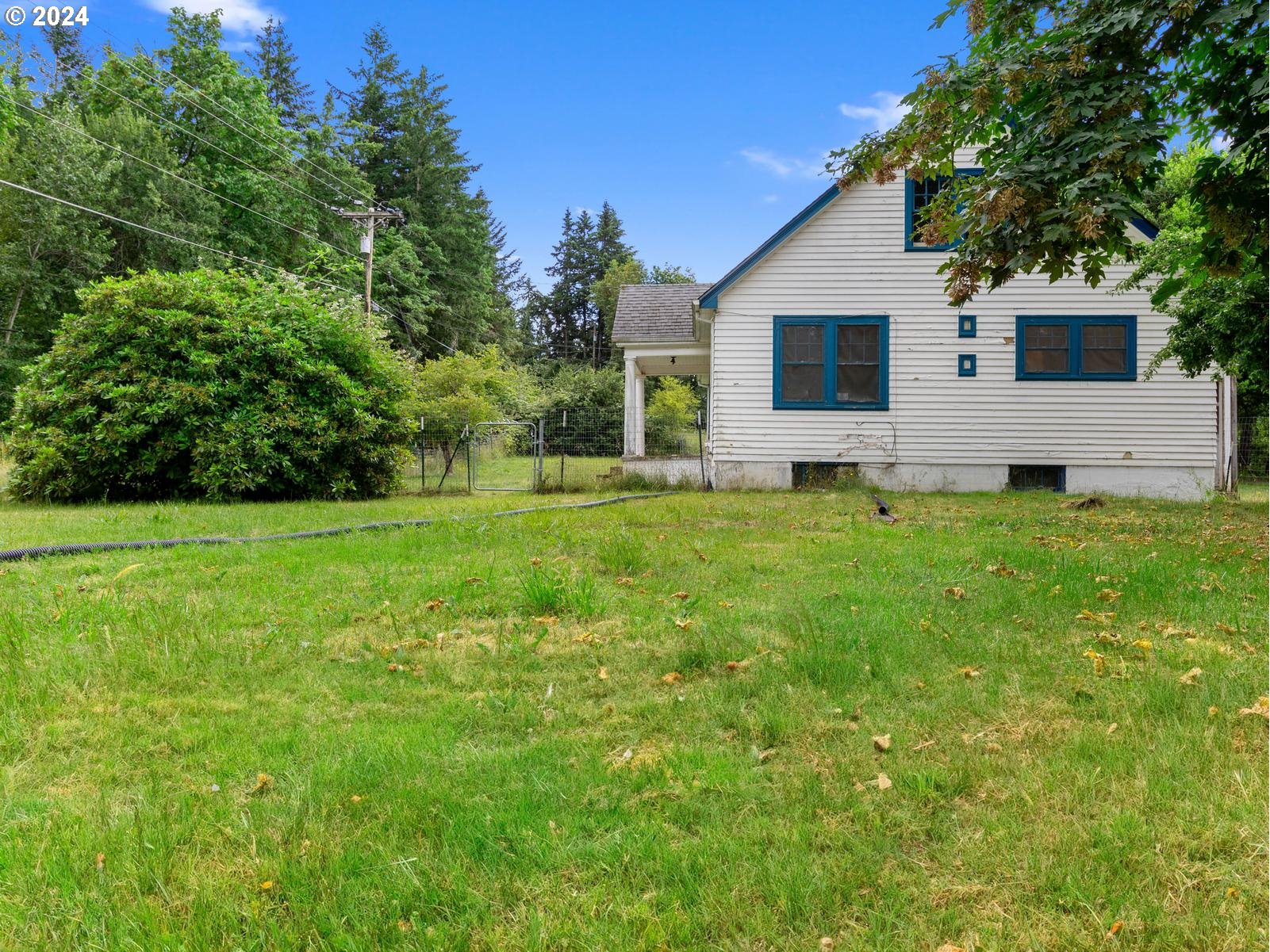 16091 Southeast Royer Road Damascus, OR 97089 - Photo 41 of 41 a view of a backyard of the house