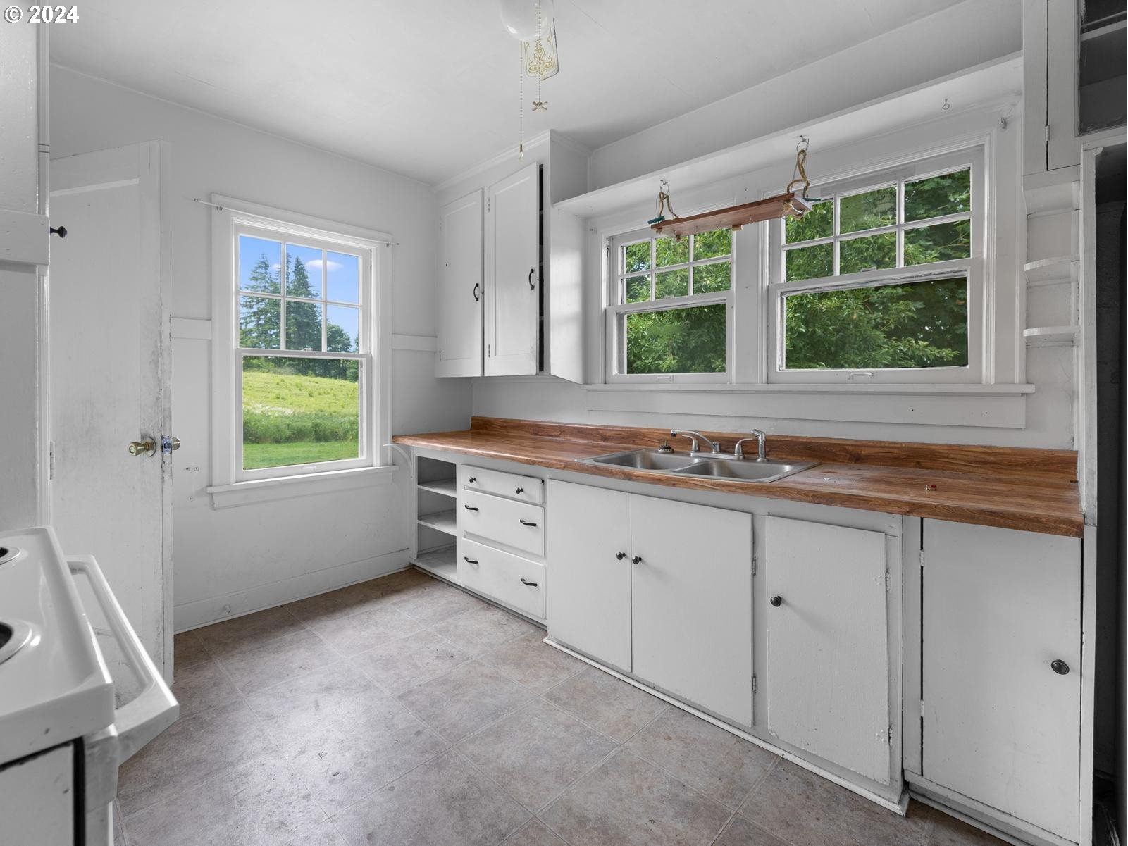16091 Southeast Royer Road Damascus, OR 97089 - Photo 10 of 41