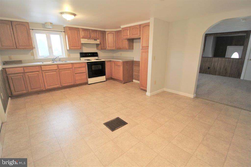 375 Mt Pleasant Road Quarryville, PA 17566 - Photo 3 of 11 Gallery Image 3