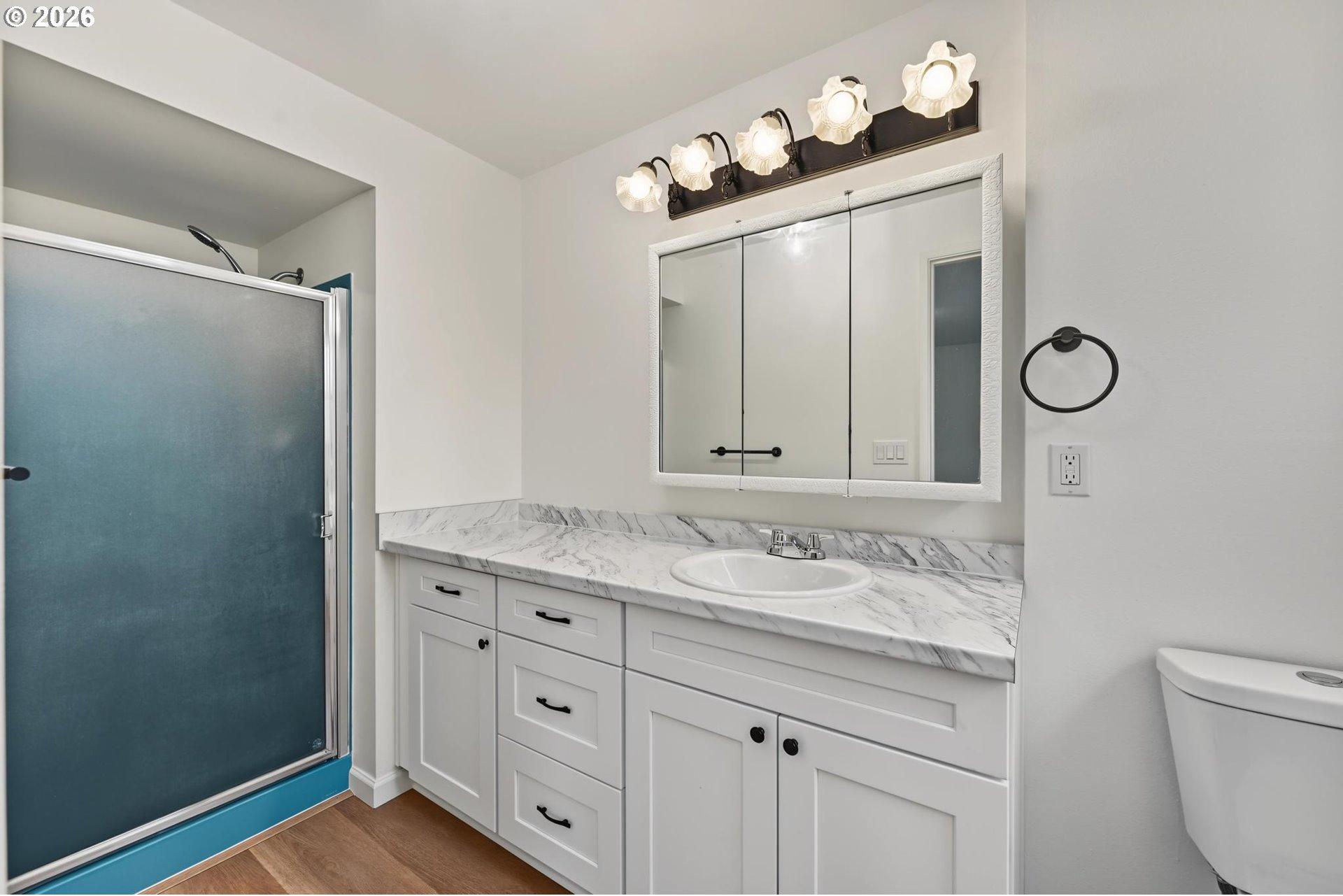 17610 Southeast Sunnyside Road Damascus, OR 97089 - Photo 23 of 38 Bathroom, Attached