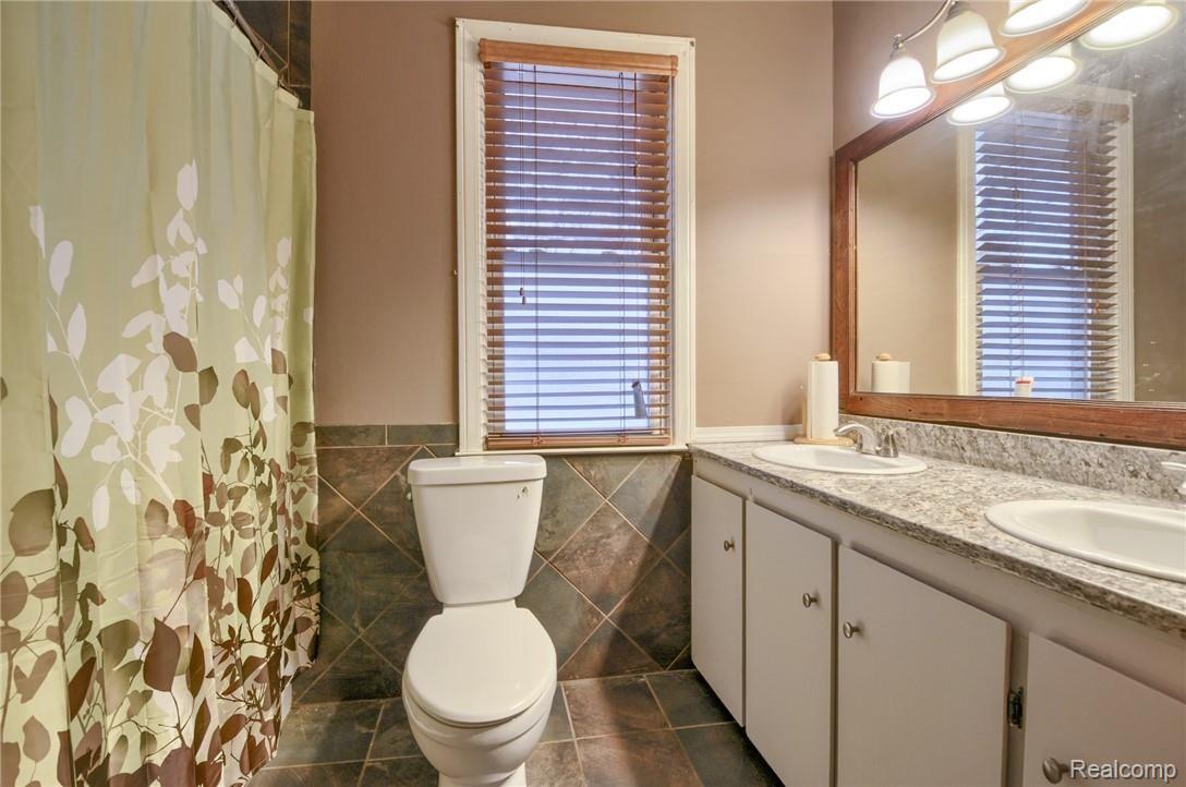 3330 Center Road Highland, MI 48357 - Photo 31 of 60 SD3_9708-HDR(5).jpg