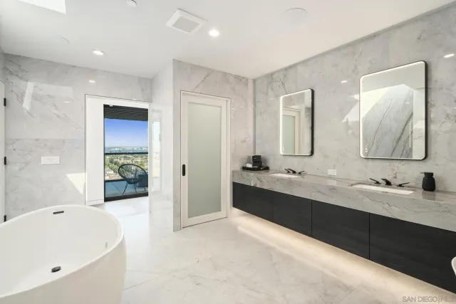 $5,995,000 | 2035 Evergreen Street, San Diego, CA 92106