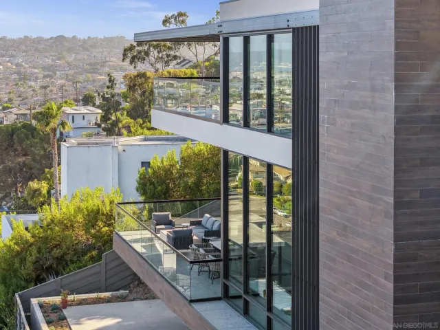 $5,995,000 | 2035 Evergreen Street, San Diego, CA 92106