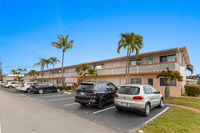 $139,900 | 815 Southwest 11th Avenue, Unit 18G, Hallandale Beach, FL 33009