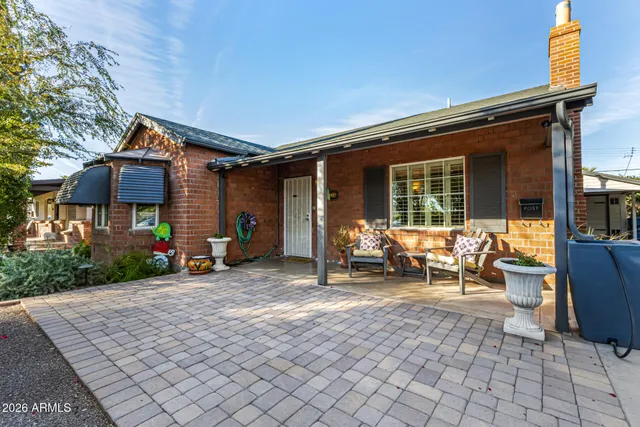 a picture of a bench in a room