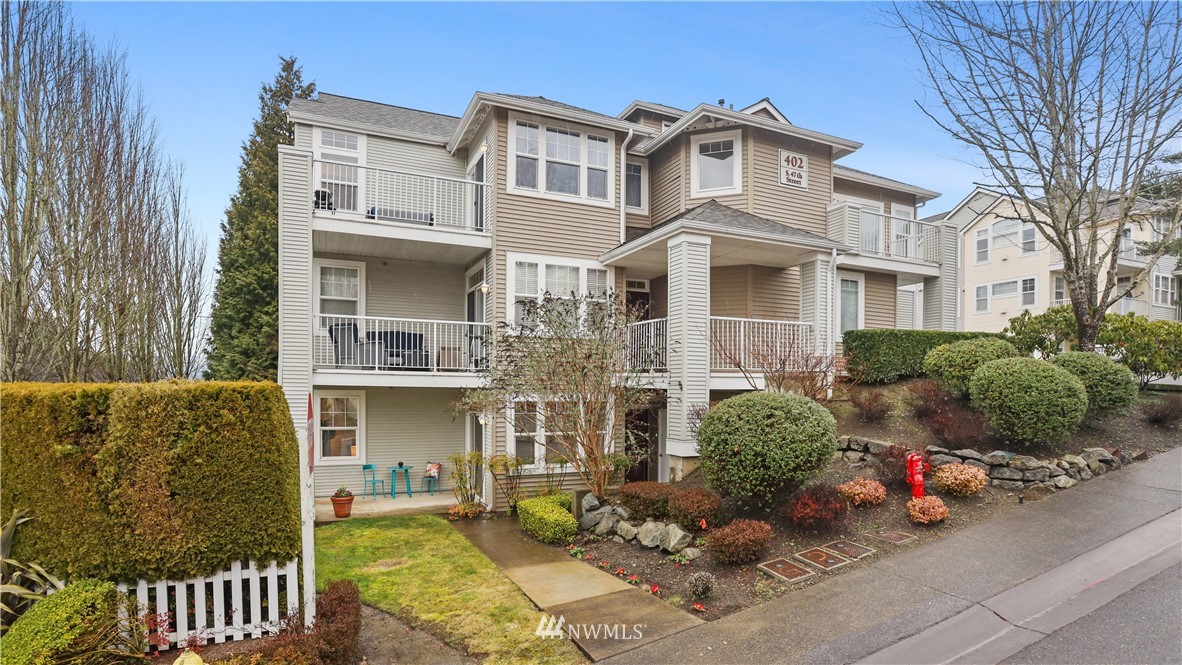 402 South 47th Street, Unit A Renton, WA 98055 - Photo 1 of 28