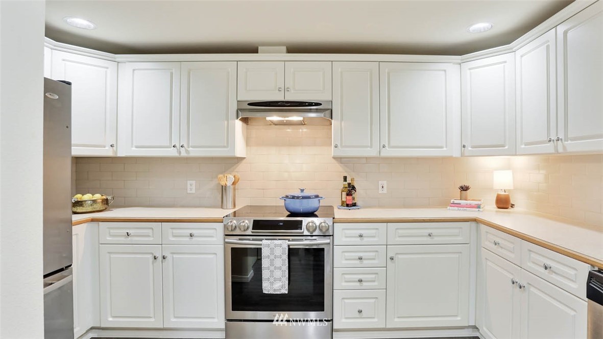 402 South 47th Street, Unit A Renton, WA 98055 - Photo 12 of 28