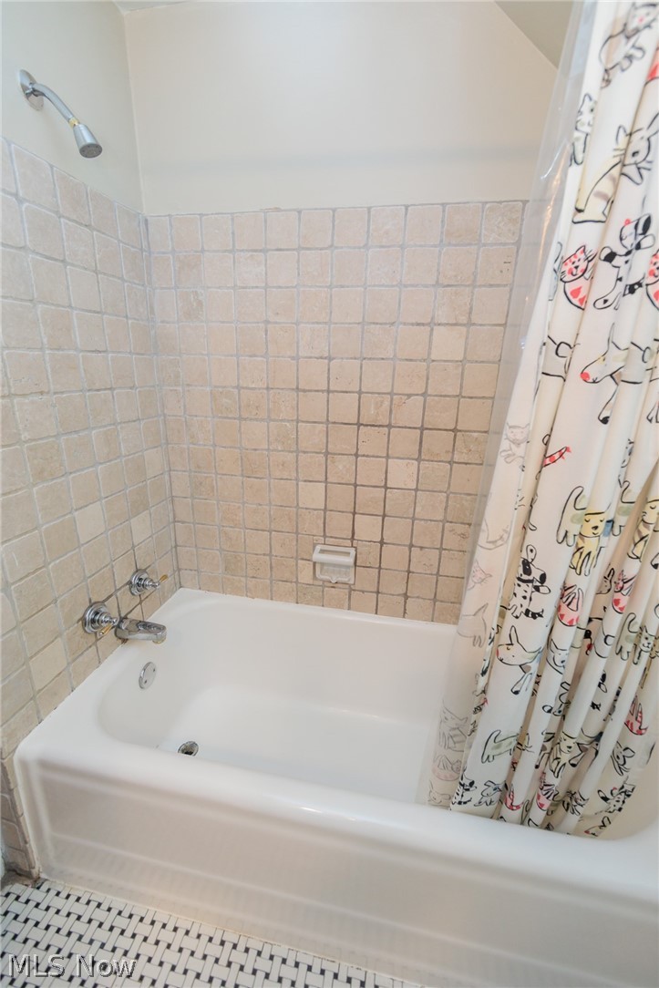 2548 Charney Road University Heights, OH 44118 - Photo 34 of 50 Gallery Image 34