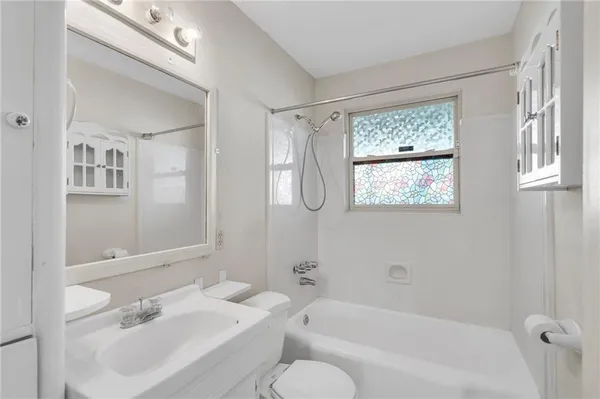 $250,000 | 3501 Derbigny Street, Metairie, LA 70001