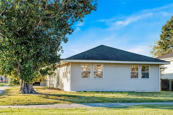 $250,000 | 3501 Derbigny Street, Metairie, LA 70001