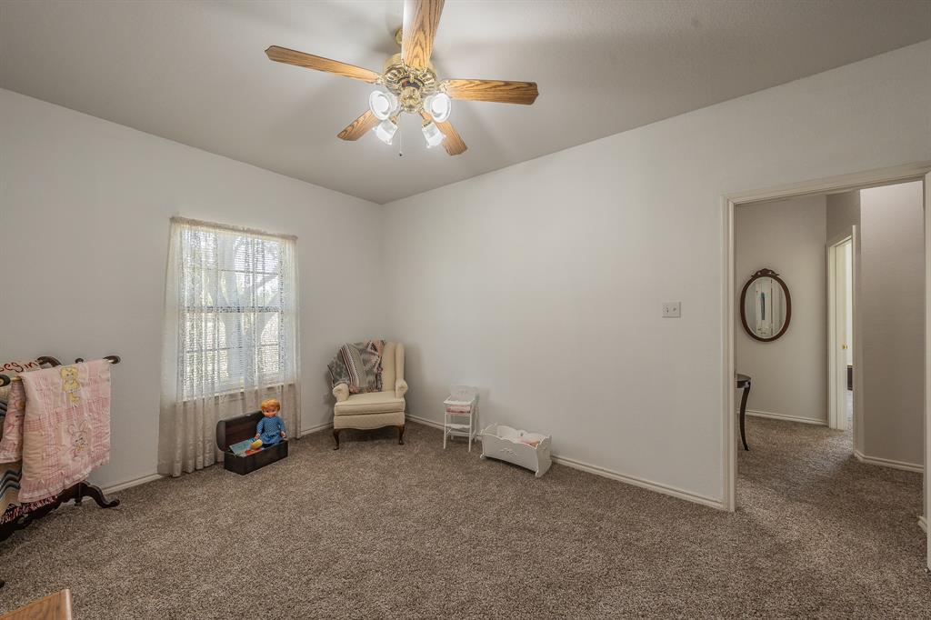 2305 Floyd Hampton Road Crowley, TX 76036 - Photo 19 of 40