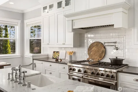 $3,495,000 | 8411 Northeast 110th Place, Kirkland, WA 98034