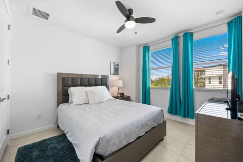 $948,500 | 2900 Northeast 12th Terrace, Unit 25, Oakland Park, FL 33334