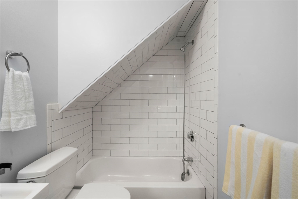 26 Unity Street, Unit 1 Boston, MA 02113 - Photo 21 of 27