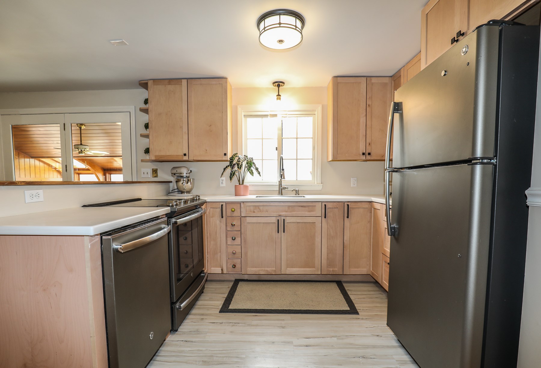 383 Middle Road Dover, NH 03820 - Photo 4 of 18