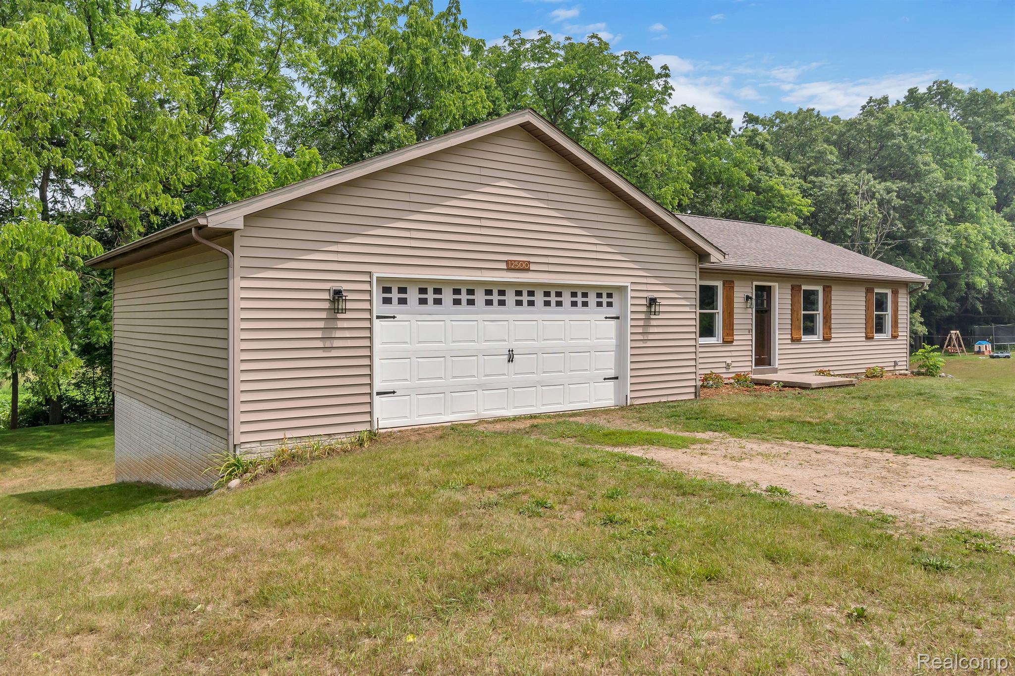 12500 Silver Lake Road Byron, MI 48418 - Photo 3 of 33 Gallery Image 3
