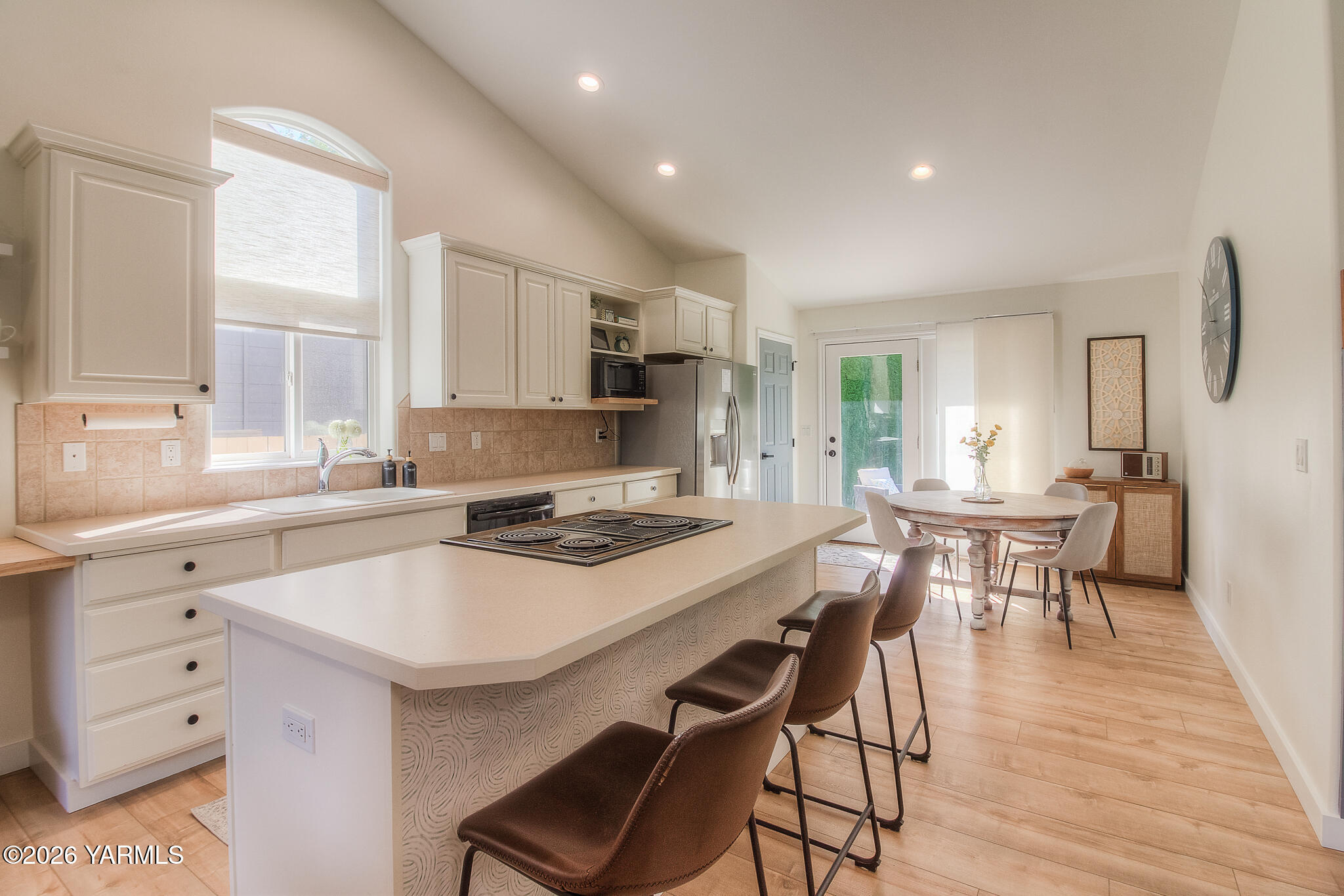 8604 Midvale Road Yakima, WA 98908 - Photo 10 of 23 10Kitchen