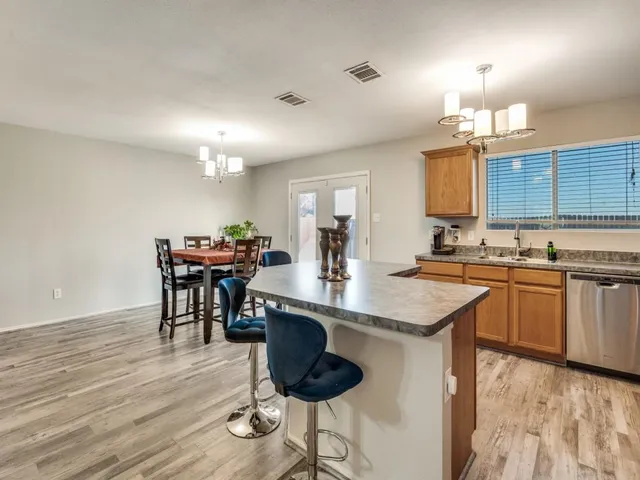 $275,000 | 147 Washington Way, Venus, TX 76084