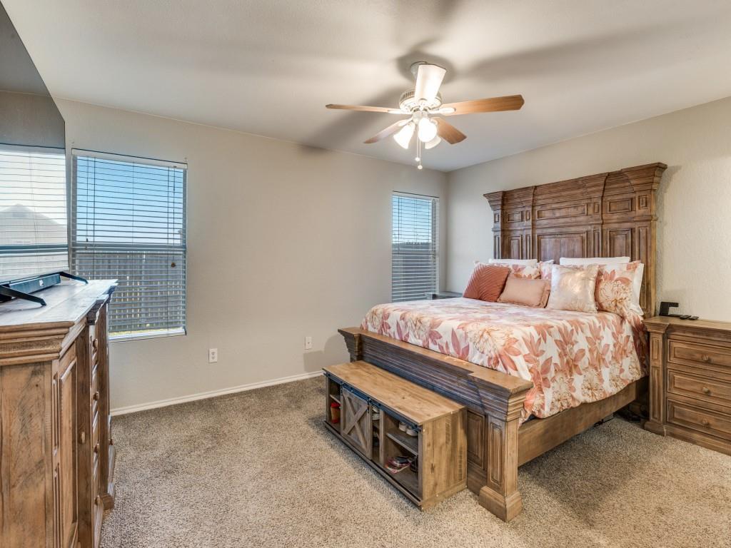 147 Washington Way Venus, TX 76084 - Photo 15 of 24 a bedroom with a bed and window