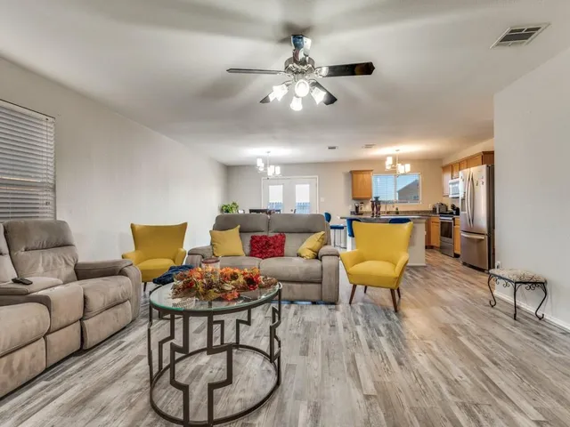 $275,000 | 147 Washington Way, Venus, TX 76084