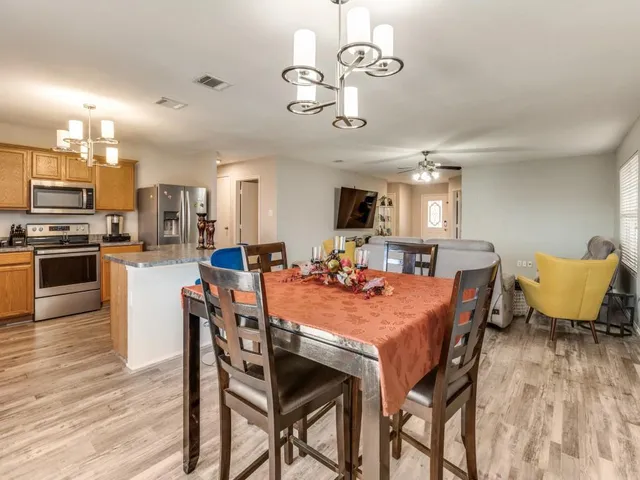 $275,000 | 147 Washington Way, Venus, TX 76084