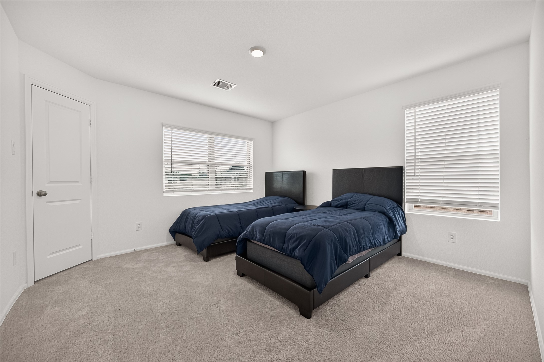 134 Austin Road Angleton, TX 77515 - Photo 22 of 29 Upstairs bedroom 4