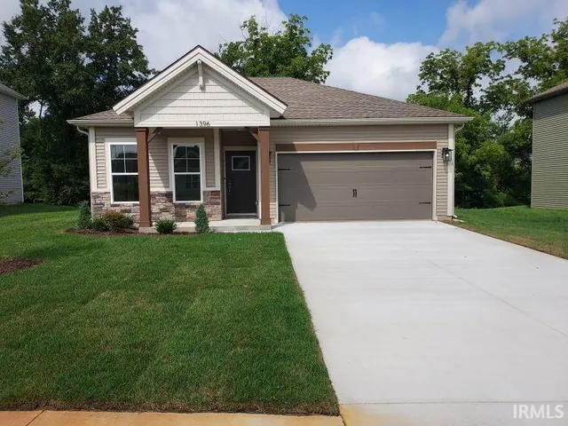 $259,800 | 1396 Hunters Crossing Circle, Huntingburg, IN 47542