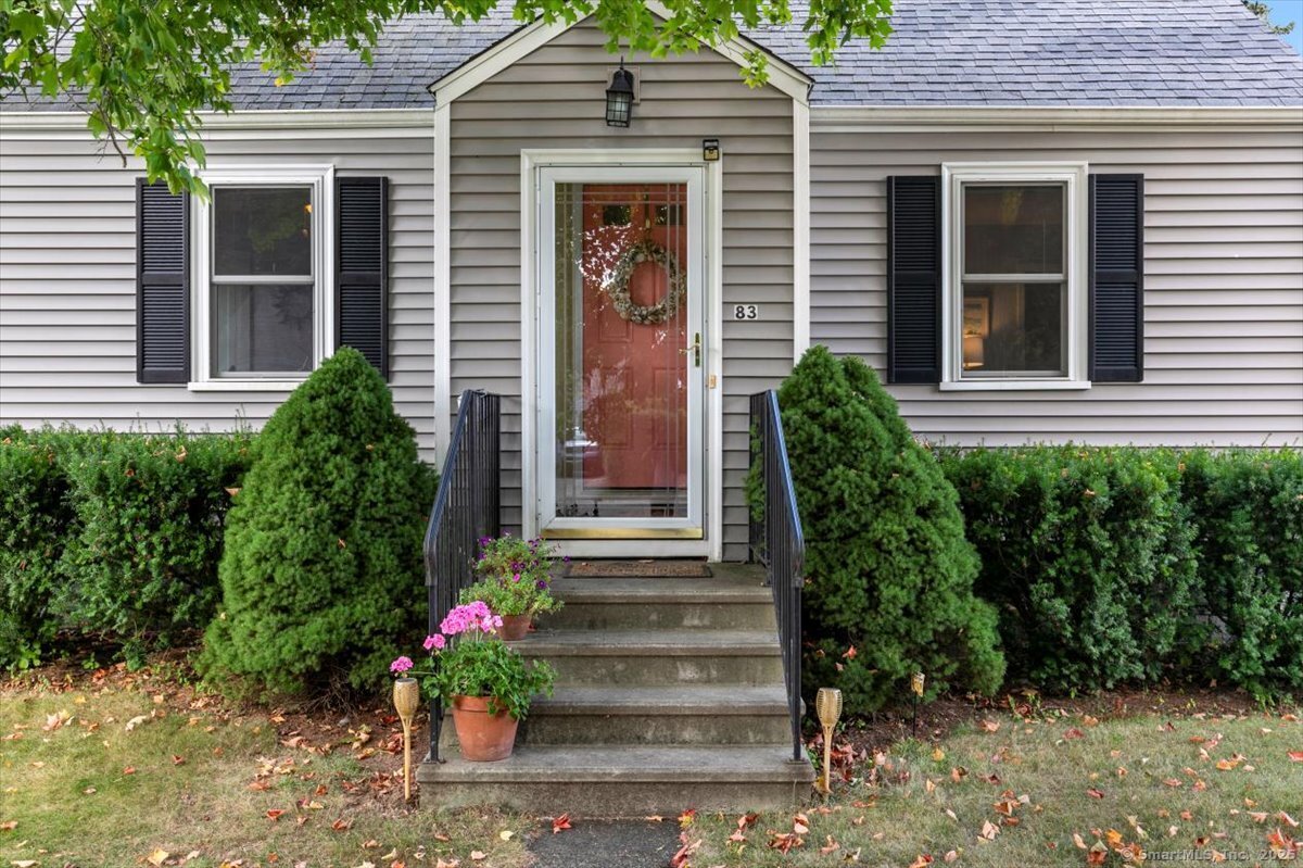 83 Underhill Road Milford, CT 06460 - Photo 3 of 40