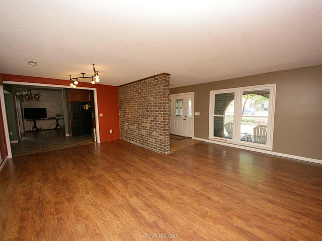 2067 Dogwood Road Charleston, SC 29414 - Photo 4 of 17 dog4