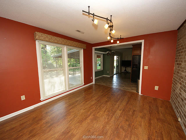 2067 Dogwood Road Charleston, SC 29414 - Photo 5 of 17 dog5