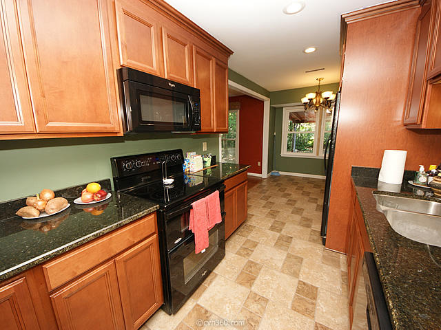 2067 Dogwood Road Charleston, SC 29414 - Photo 6 of 17 dog6