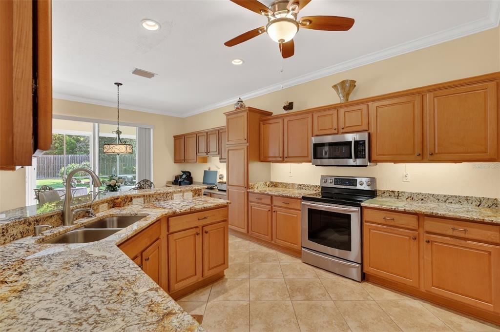 9243 Southeast 120th Loop Summerfield, FL 34491 - Photo 10 of 29